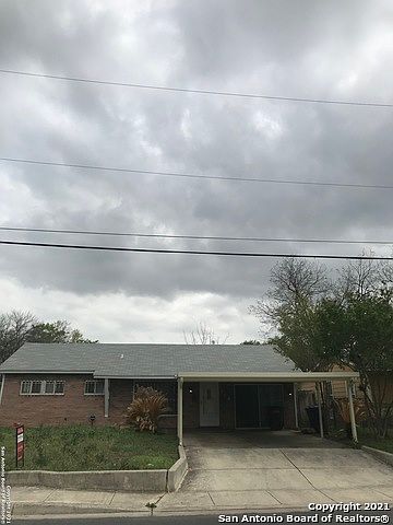 2nd image of 218 Wallace St