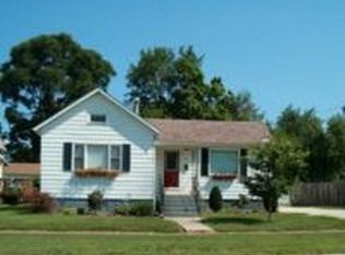 471 E 2nd St, Galesburg, IL 61401