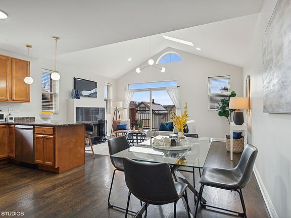 4th image of 1624 N Campbell Ave APT 3N