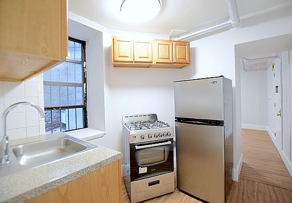 4th image of 619 W 135th St APT 105