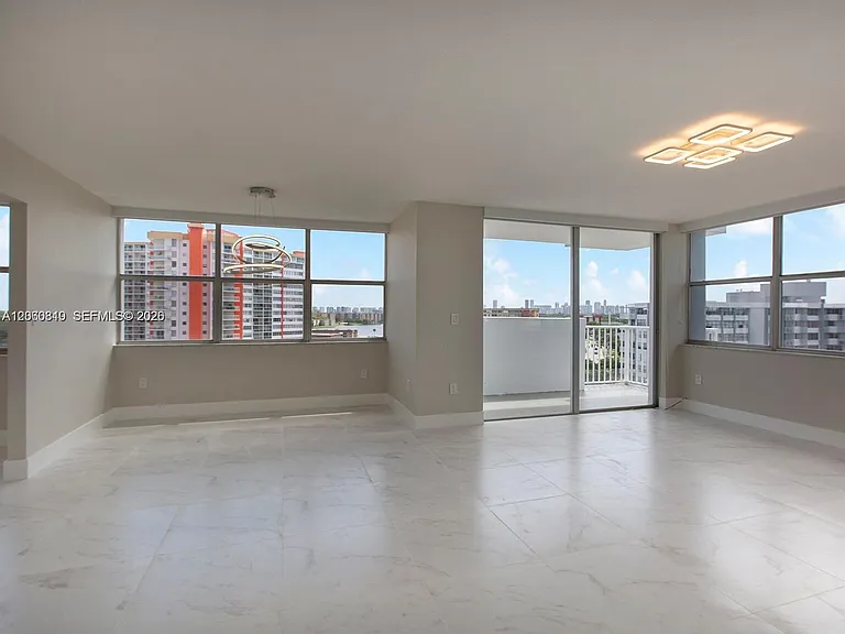 1200 NE Miami Gardens Dr #1013W — Photo 3