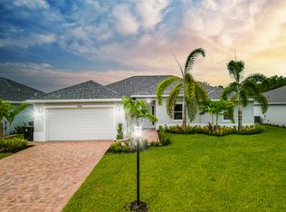 394 SW Vista Lake Dr, Port Saint Lucie, FL 34953