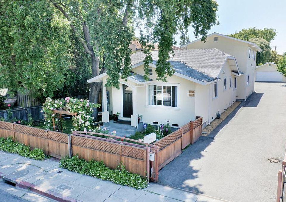 1st image of 425 Oak Ave