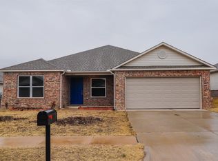 1812 Land Run Dr, El Reno, OK 73036