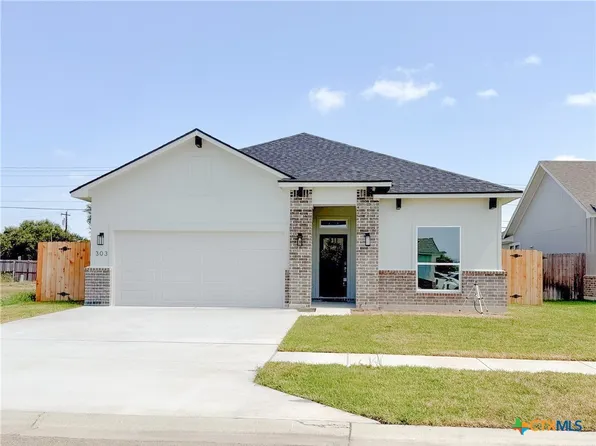 303 Cobble Stone Ct, Victoria, TX 77904