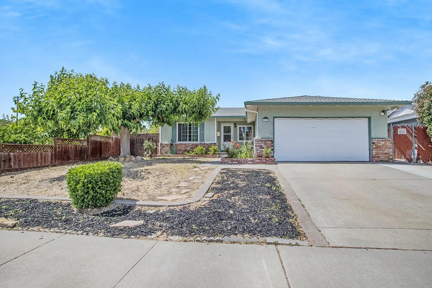3329 Hacienda Way photo 1