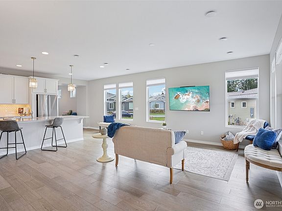3rd image of 15116 183rd Avenue E