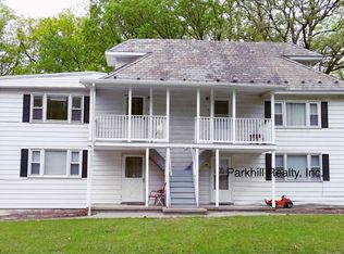 4 Oakwood Dr, Wind Gap, PA 18091