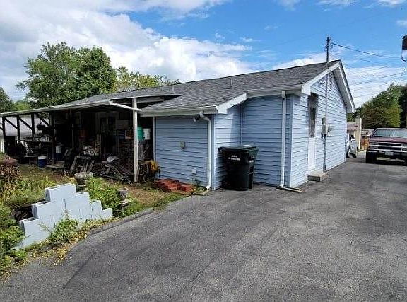 2nd image of 2137 Westfield St