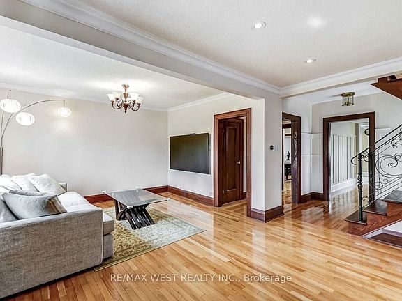 4th image of 15 Wendover Rd