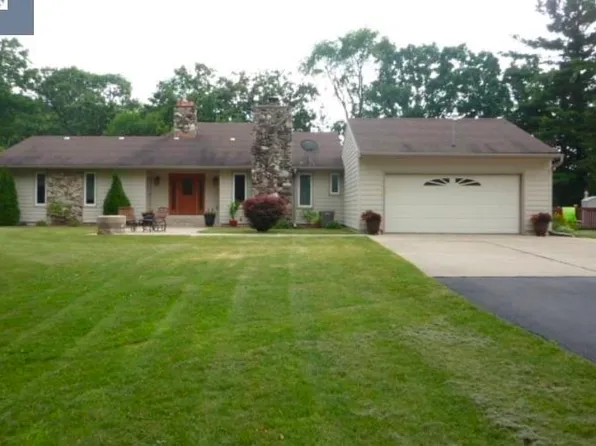 9230 N Raven Ct, Milton, WI 53563