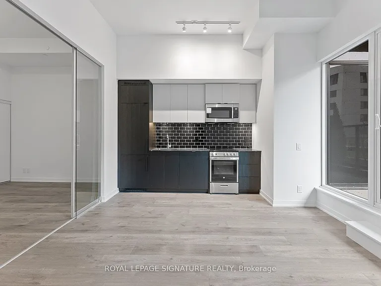 1182 King St W #201 — Photo 5