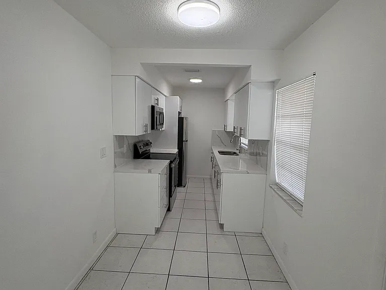 4031 NW 30th Ter #1 — Photo 5