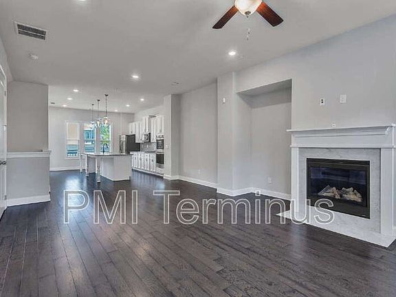 3rd image of 1655 Mountain Top Ln