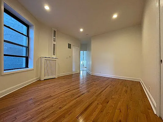 Rented by Hillel Realty Group | media 22