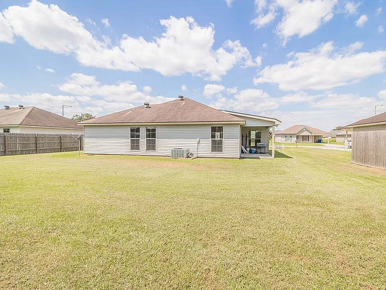 926 Lillian Michel Dr — Photo 26