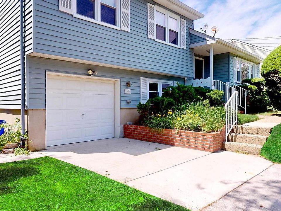 1st image of 60 Dawn Dr