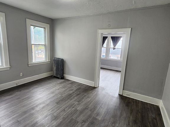 5th image of 558 Lyons Ave #2R