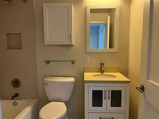 Rented by Stonehenge NYC LLC | media 9