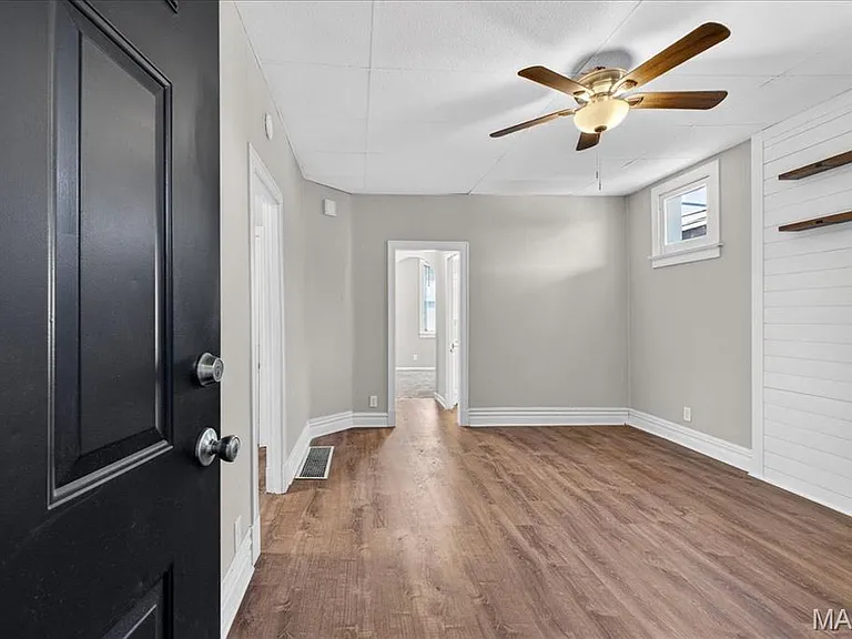 6118 Vermont Ave — Photo 5