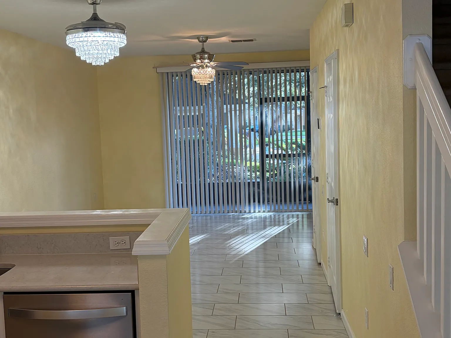 2 bed, 1138 sqft, $1,900 — Photo 2
