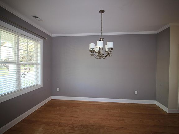 4th image of 106 Windy Creek Ln