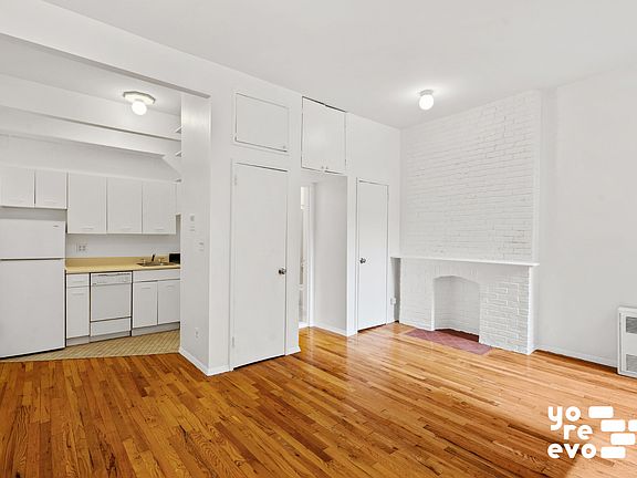 4th image of 318 W 15th St APT 2B