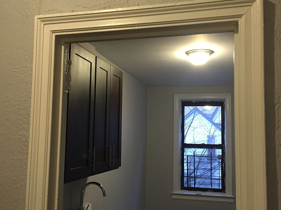 1st image of 35 Winthrop St APT 2F