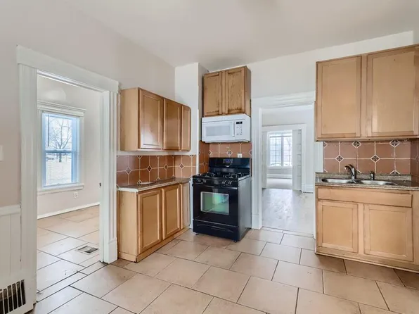 2933 N 6th St APT 1, Minneapolis, MN 55411