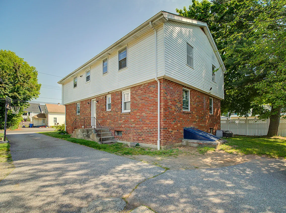Mettler St, Woodbridge — Photo 2