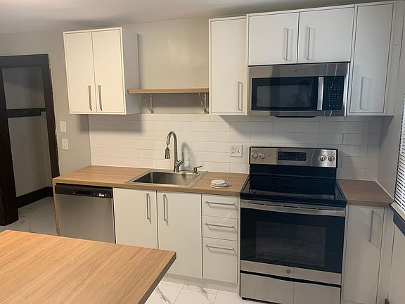 2nd image of 6 Pearson Ct #6