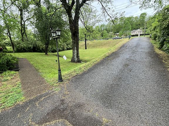 4th image of 554 Old Hickory Blvd