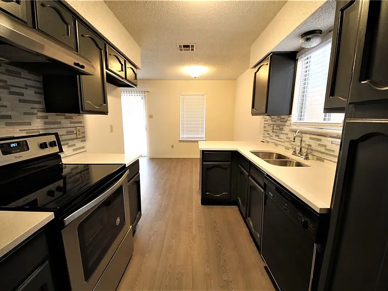 3206 Spaniel Dr — Photo 3
