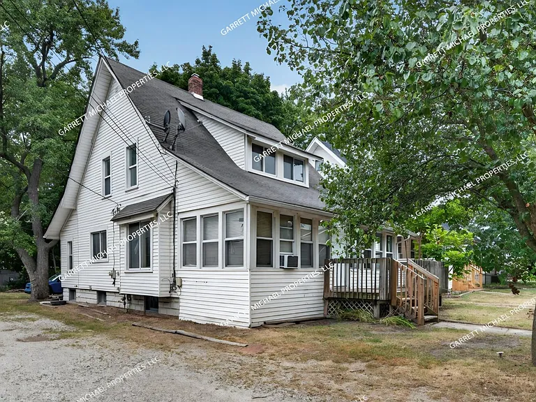 2322 Fordham St — Photo 1