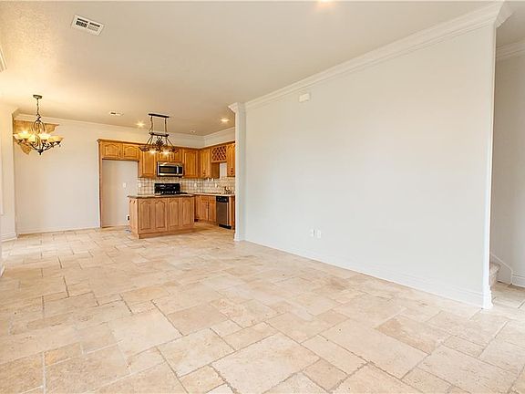 5th image of 11138 Bear Dr