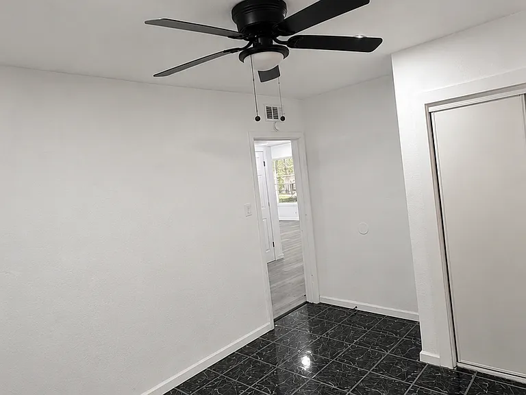 606 Smoketree Dr — Photo 8