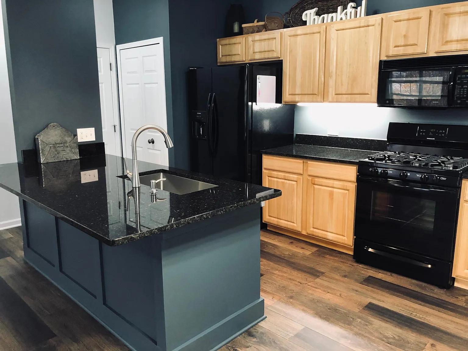 1214 Chapman Ln — Photo 4