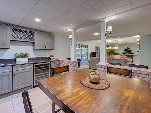 3rd image of 181 Heritage Dr