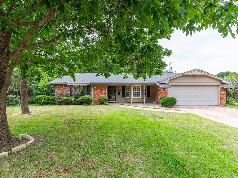 2132 Sylvan Dr — Photo 42
