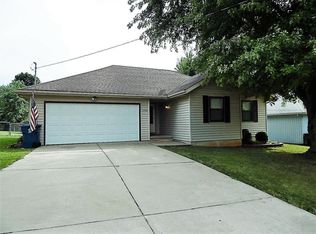 1720 E Redbud Ln, Springfield, MO 65803