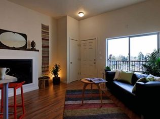 409 NE Morgan St APT 301, Portland, OR 97211