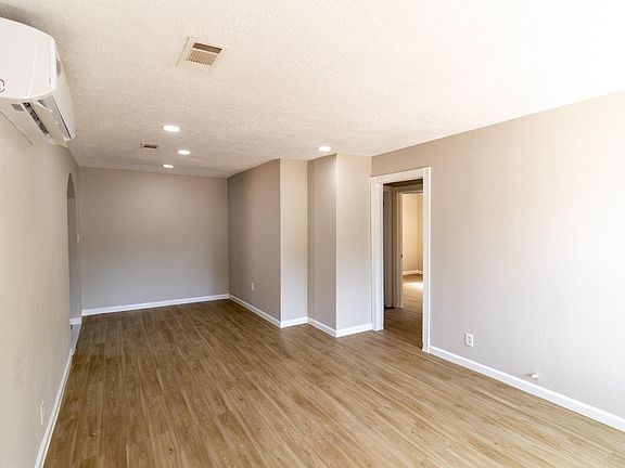 3rd image of 5505 Malmedy Rd