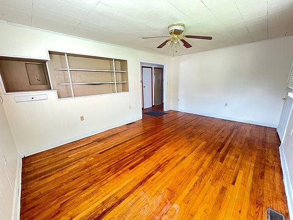 3rd image of 804 N Rockbridge Ave