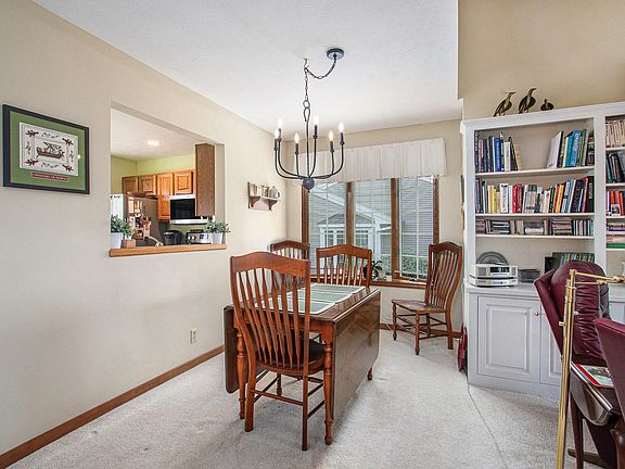 5th image of 849 Claremont Ct