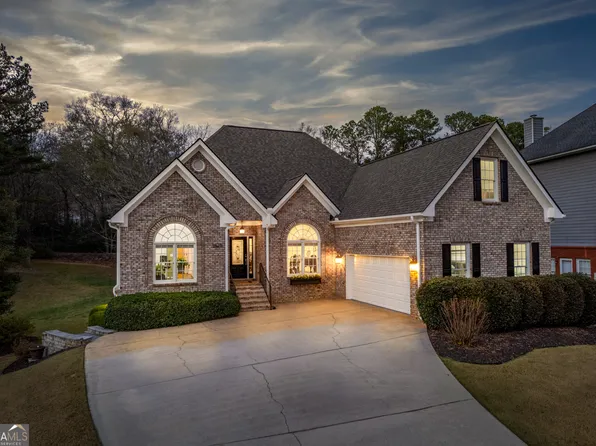 7523 Greens Mill Dr, Loganville, GA 30052