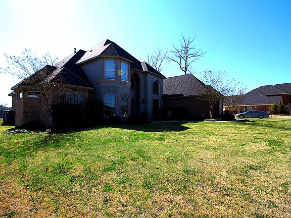 2nd image of 9943 Burgundy Oaks Dr