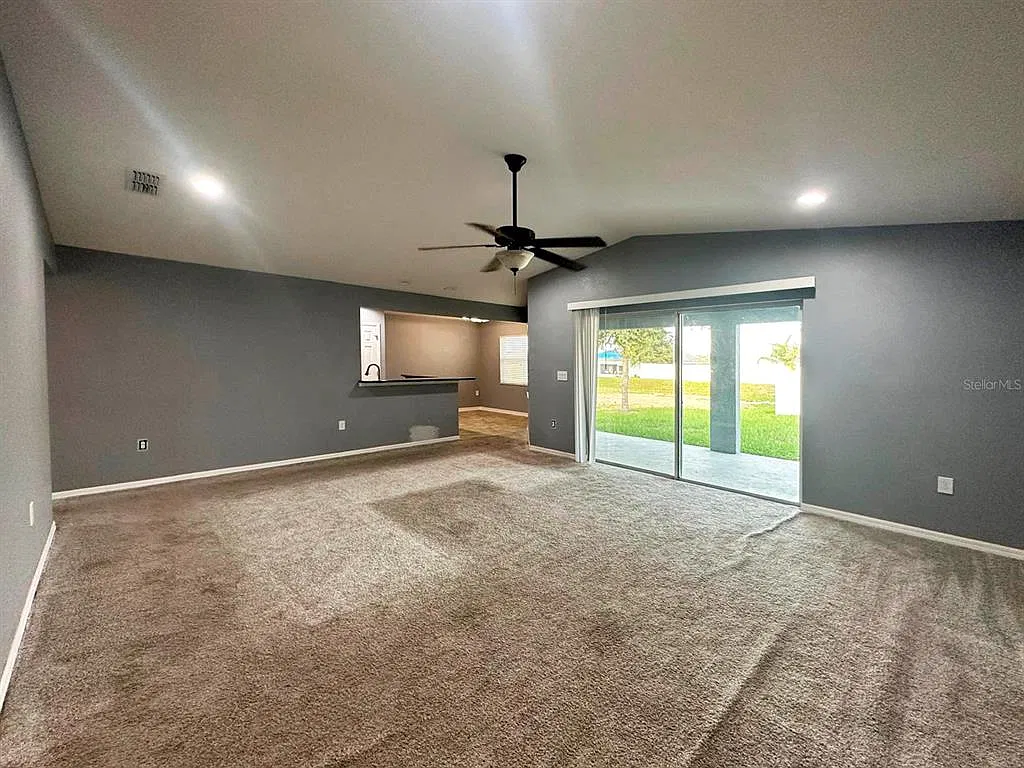 4 bed, 2.0 bath, 1690 sqft, $1,995 — Photo 2