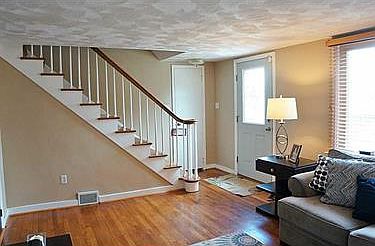 3rd image of 330 S Lincoln Ave