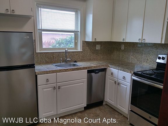 3rd image of 2522 32nd Ave W APT 112