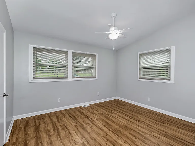 2814 Holiday Dr SW — Photo 9